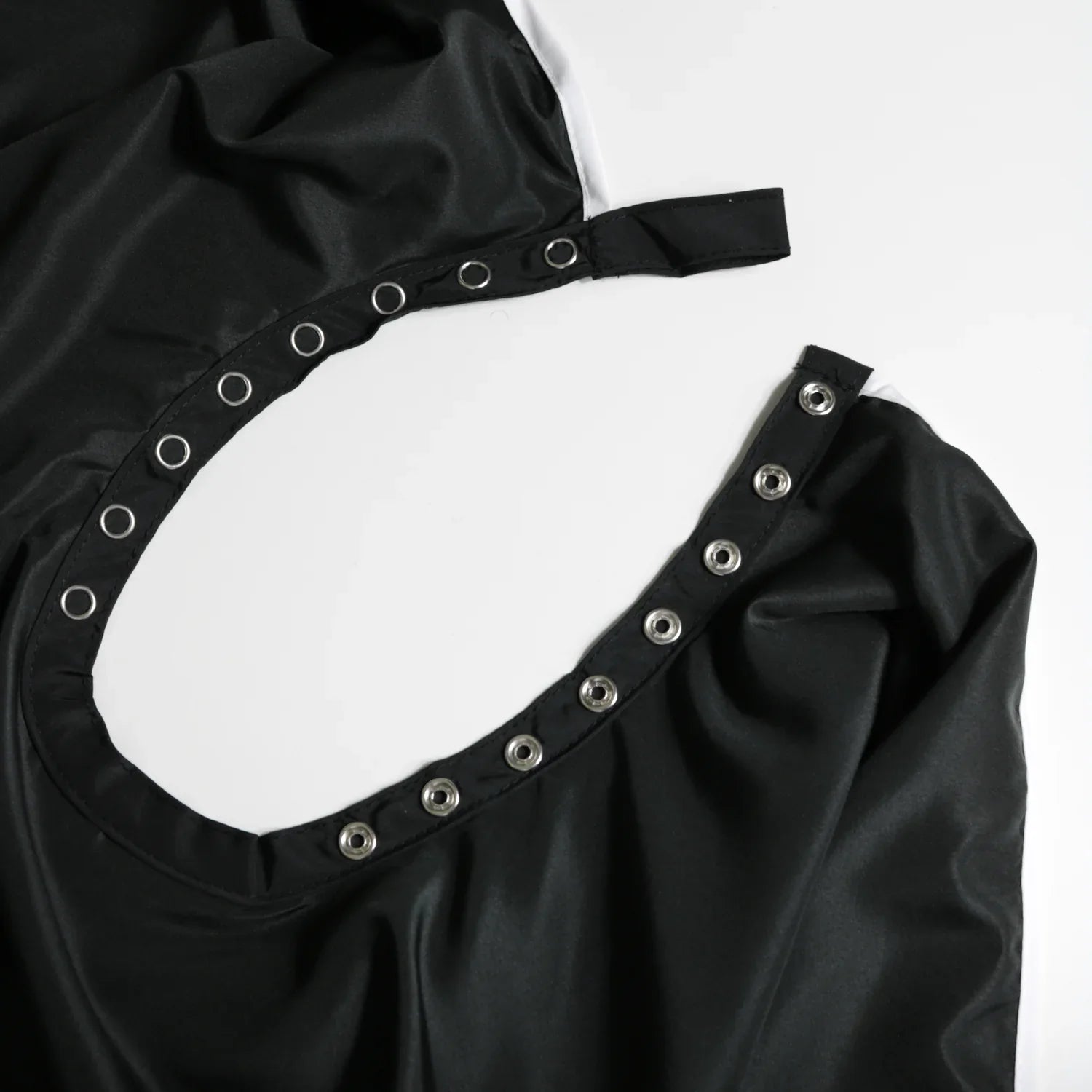 KYONE CAPE | ZWARTE KAPMANTEL